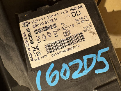 Renault Trafic III 2021 Headlight Right Driver Side RHD 260105172R DAMAGED