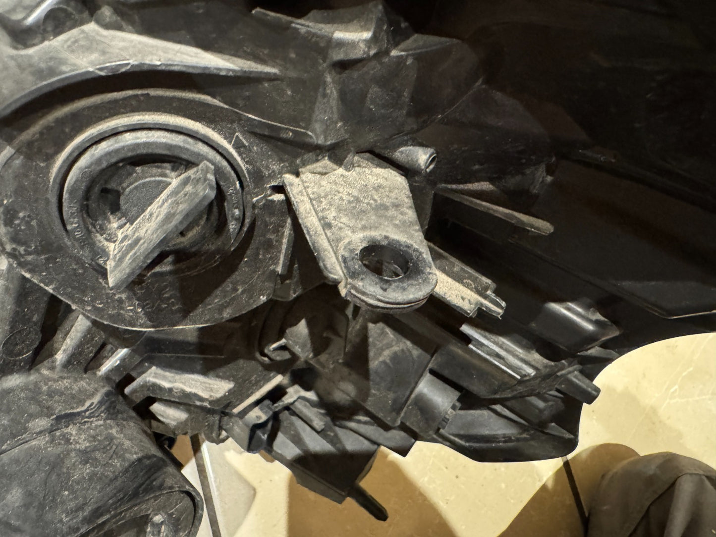 Renault Trafic III 2021 Headlight Right Driver Side RHD 260105172R DAMAGED