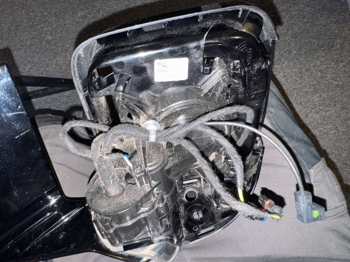 2025 Land Rover Defender L663 Left Wing Mirror S8B2-17683-EA SPARES OR REBUILD