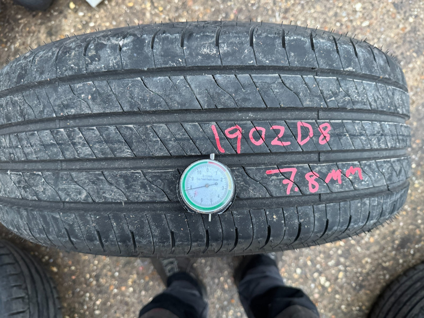 x1 235/50/19 103V XL GOODYEAR EFFICIENT GRIP 2 SUV  nearly 8 mm 235 50 19 2025