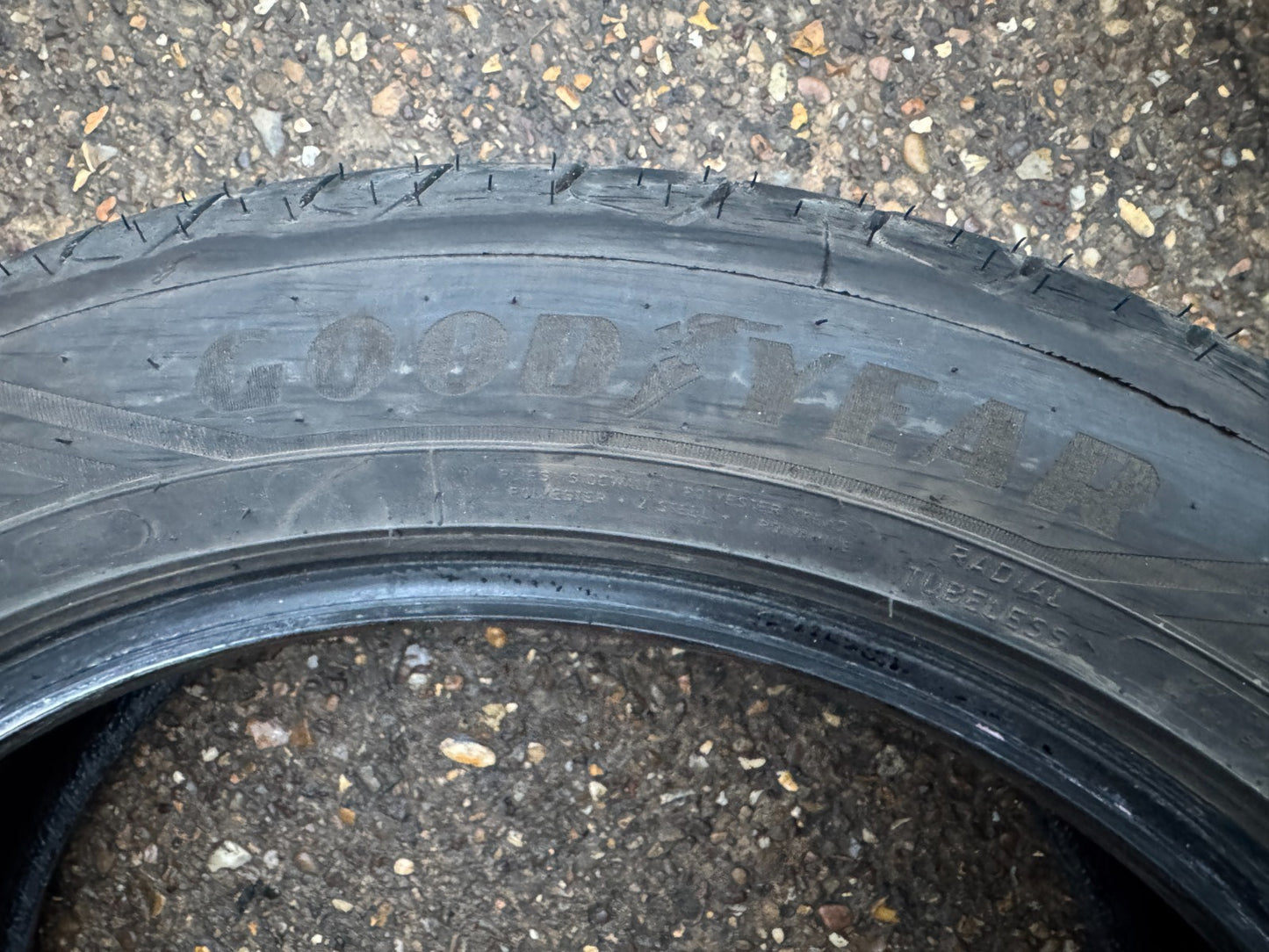 x1 235/50/19 103V XL GOODYEAR EFFICIENT GRIP 2 SUV  nearly 8 mm 235 50 19 2025