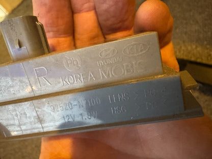 HYUNDAI TUCSON TL, TLE Number Plate Light Holder Trim RIGHT 92520N7100