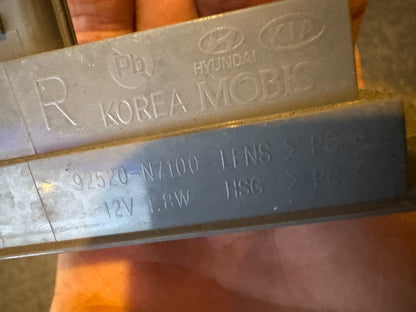 HYUNDAI TUCSON TL, TLE Number Plate Light Holder Trim RIGHT 92520N7100