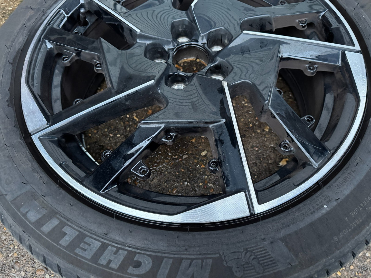 1x Genuine Peugeot 408 GT Hybrid 19” Alloy Wheel 2022- 7Jx19 9839945680 1902D11