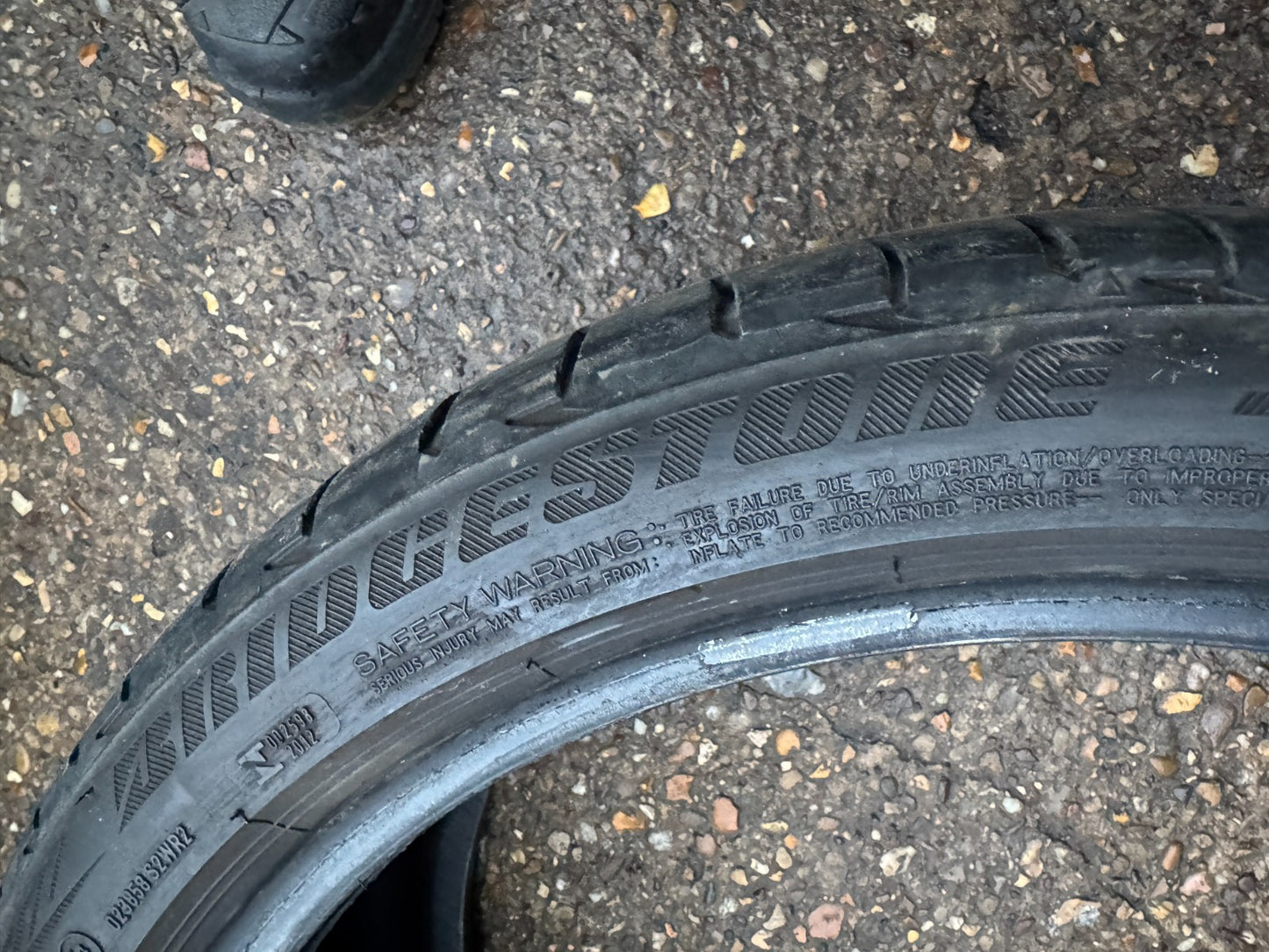 225 40 19 89Y BRIDGESTONE POTENZA S001 * BMW RUNFLAT RSC RFT PART WORN TYRE 6MM