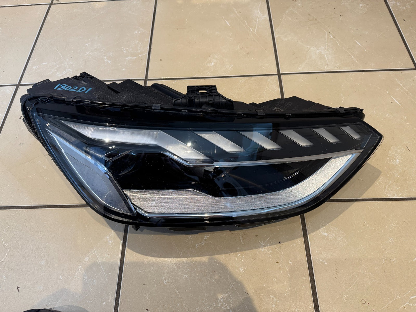 2021 GENUINE AUDI A4 S4 S LINE B9 LED HEADLIGHT RIGHT 2019 ON 8W0941034E