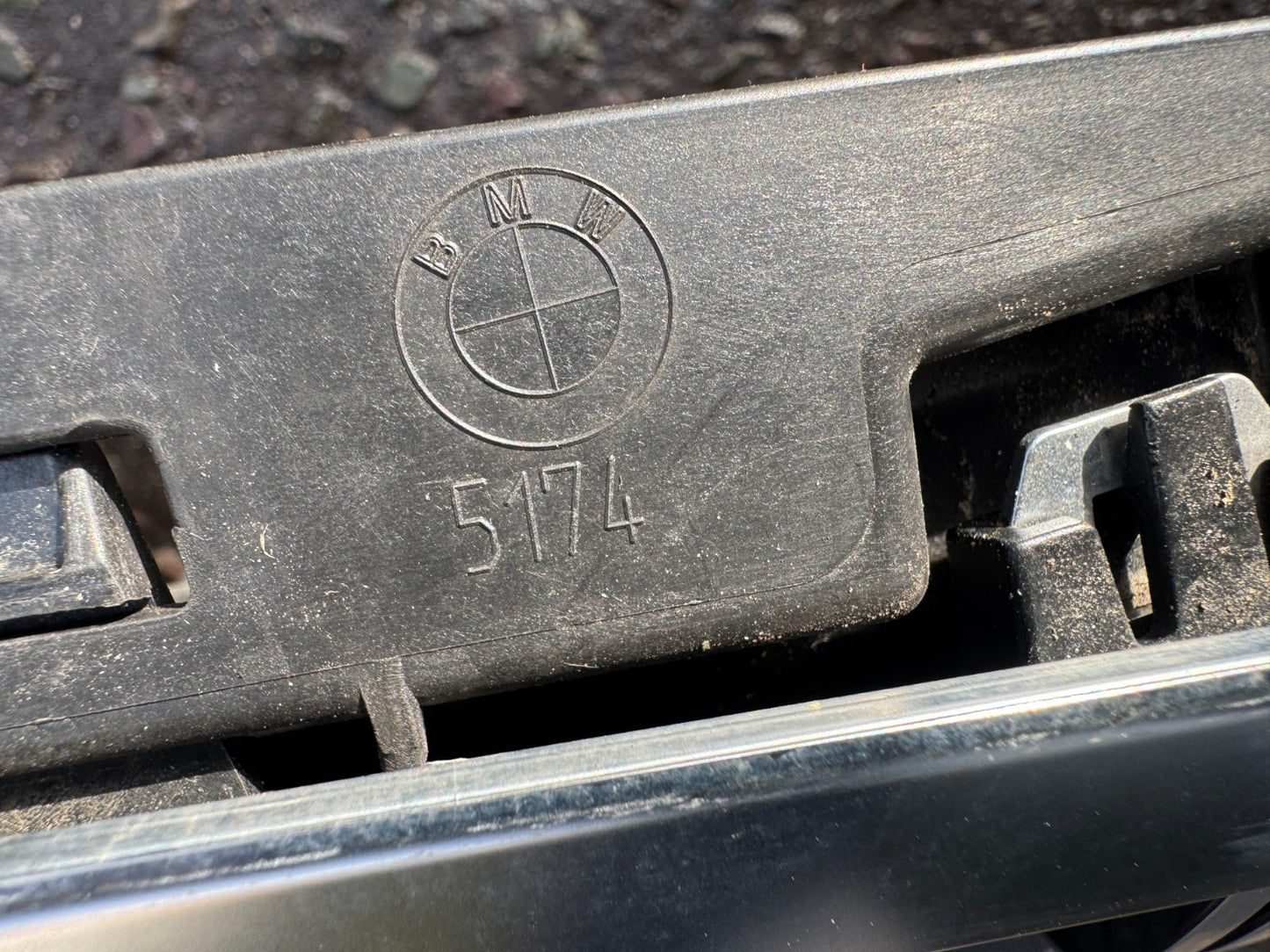 BMW 3 SERIES 2019-2022 G20 LCI FRONT GRILL SHUTTER AIR DUCT 110738-10 DAMAGED