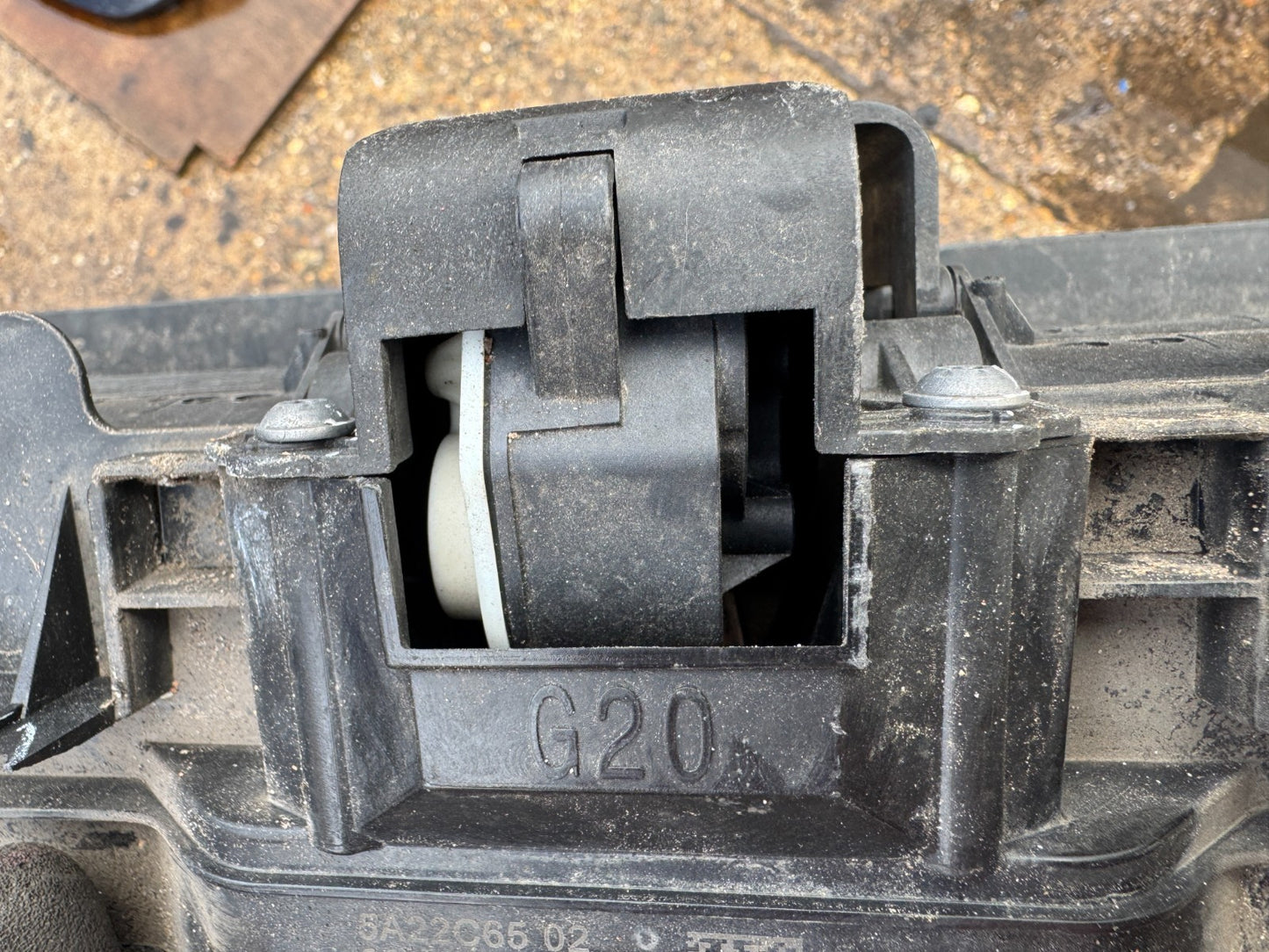 BMW 3 SERIES G20 FRONT SHUTTER AIR DUCT 110738-10 DAMAGED