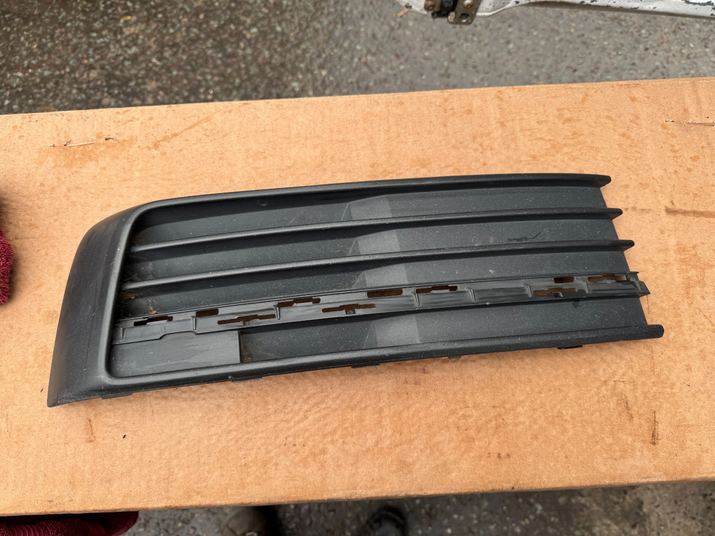 Genuine VW TRANSPORTER T6 Front Right Grille 7E5853684