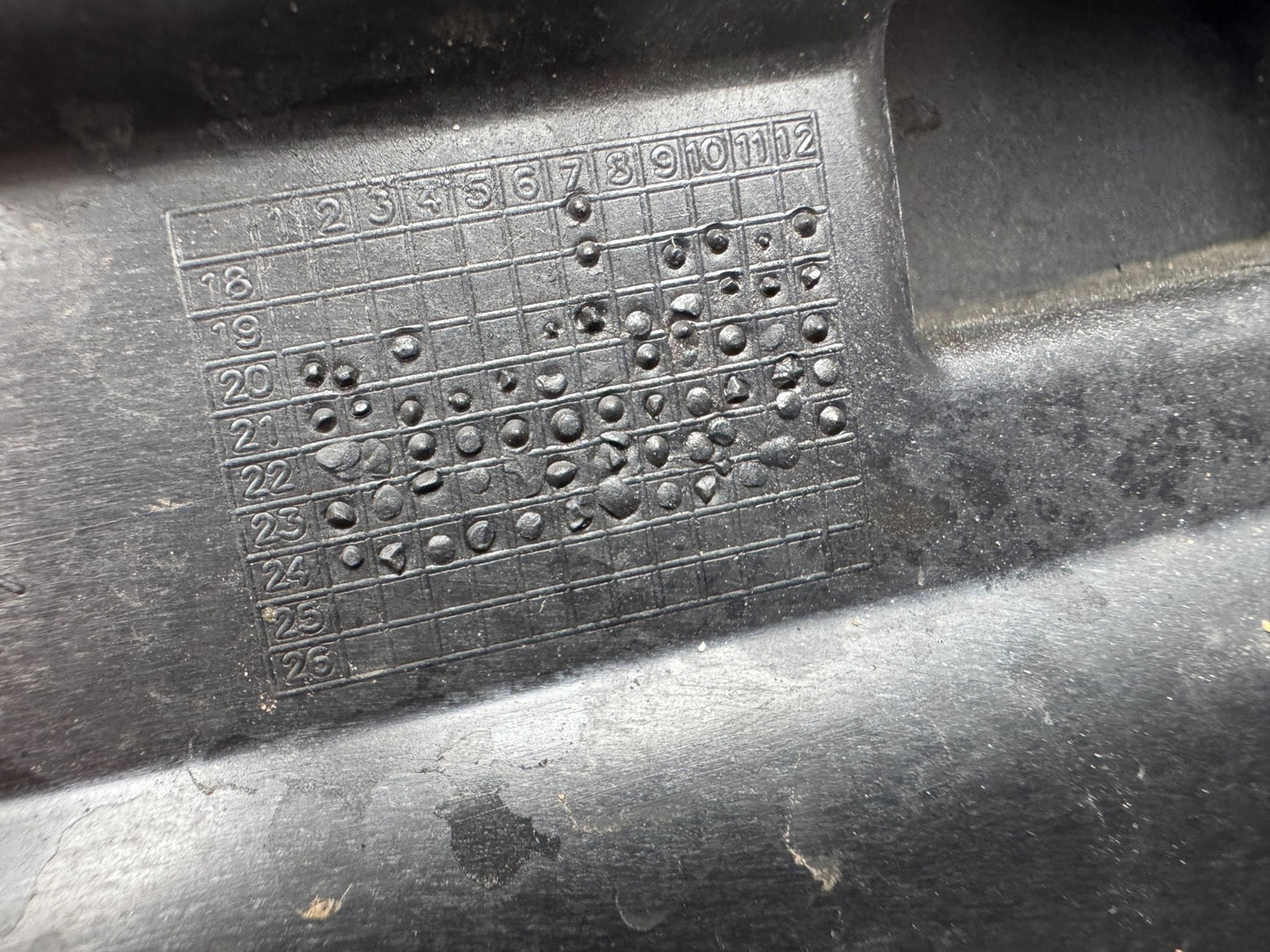LAND ROVER DEFENDER L663 ACTIVE GRILL SHROUD DAMAGED L8B28475 L8B28A303 2020-ON