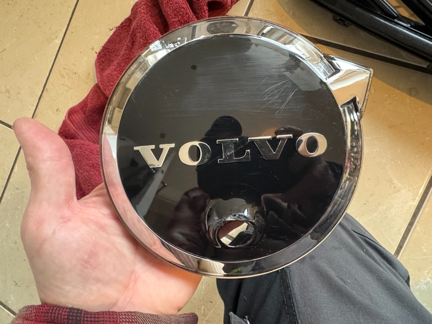 Volvo  XC90 S90 XC60 Front Grill Emblem 32386198 Heated Genuine SCRATCHED