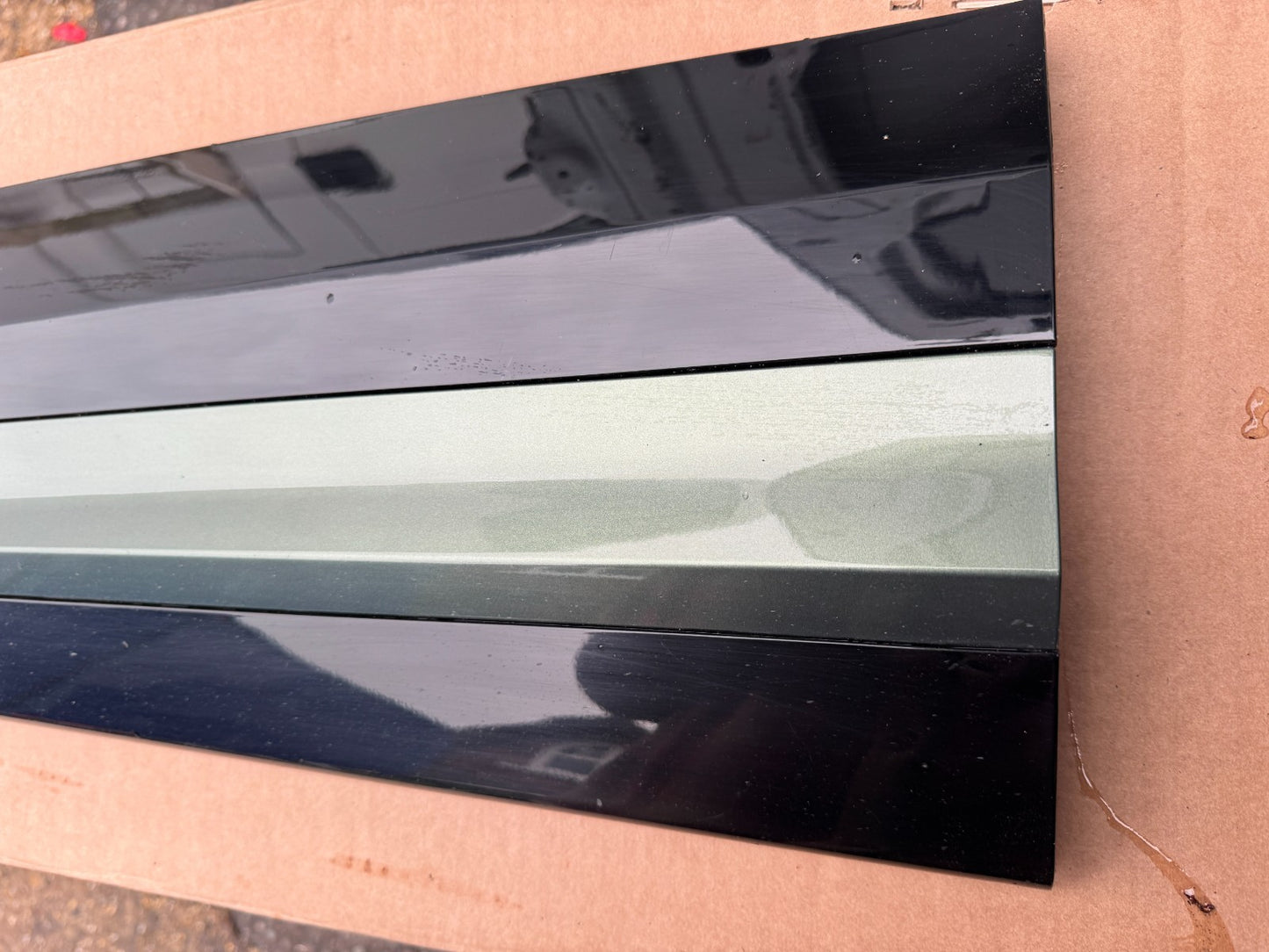 KIA SPORTAGE NQ5 Front Left Door Lower Molding 87721-R2300 2024