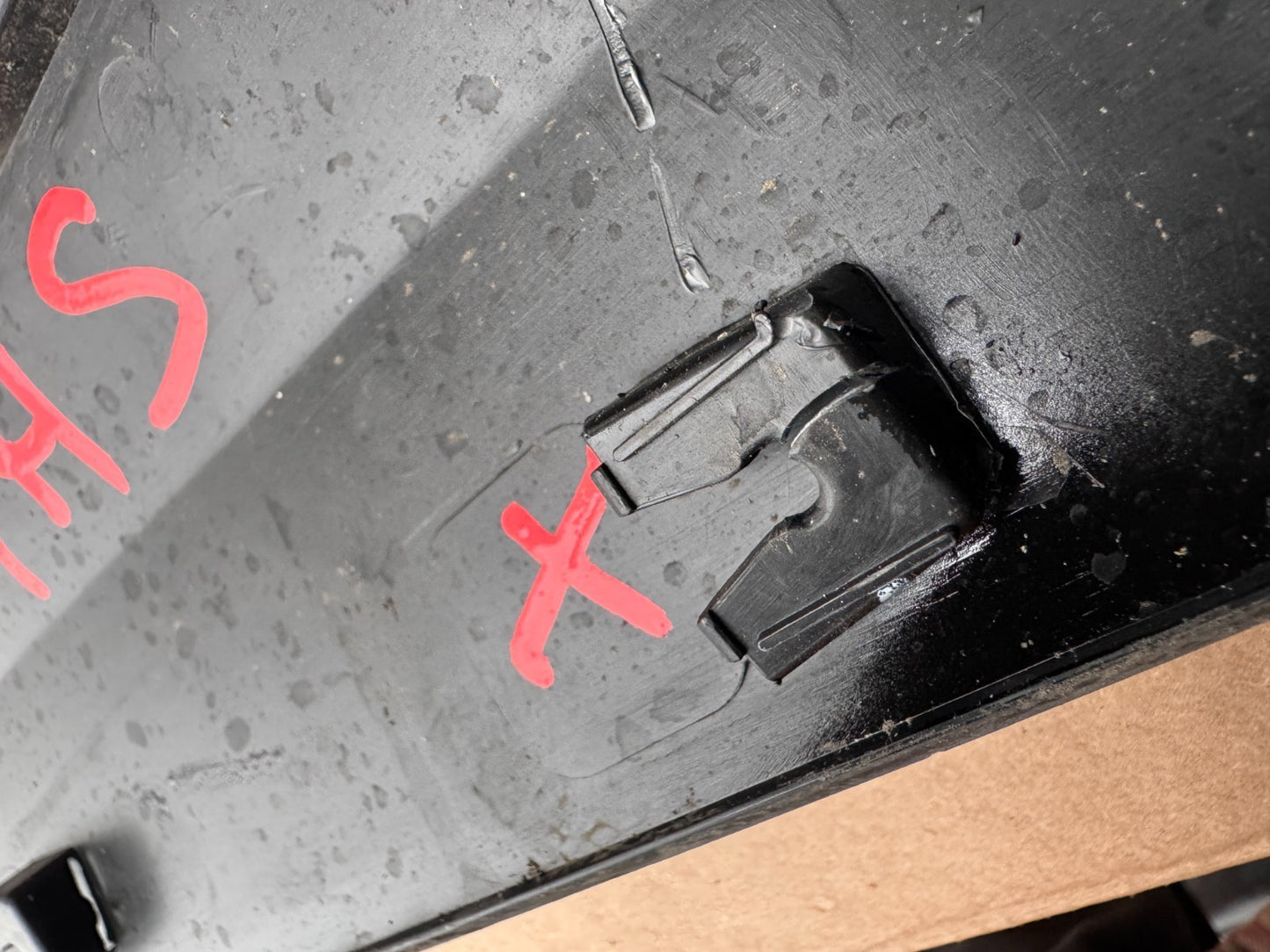 KIA SPORTAGE NQ5 Front Left Door Lower Molding 87721-R2300 2024