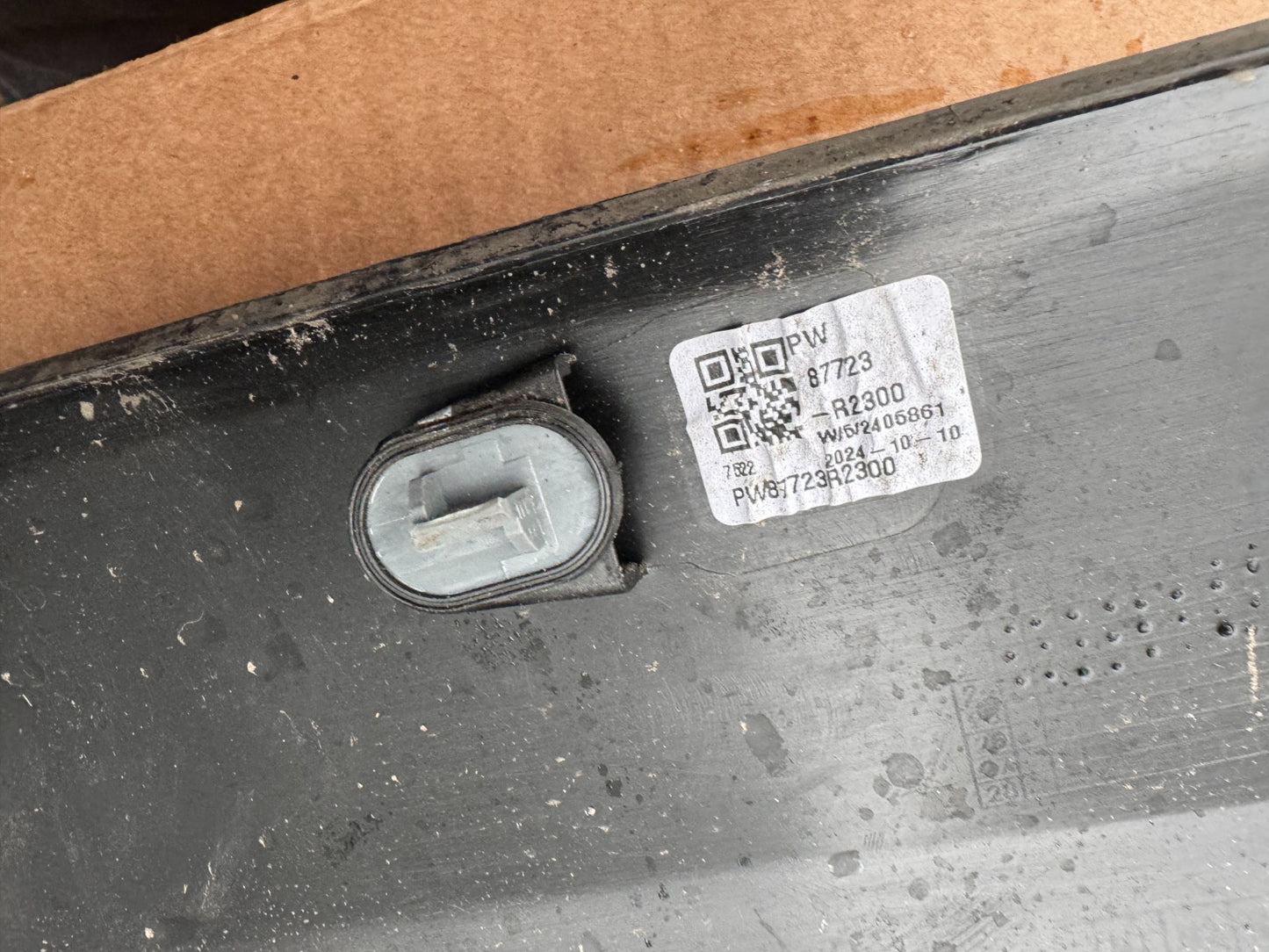 KIA SPORTAGE NQ5 Front Left Door Lower Molding 87721-R2300 2024