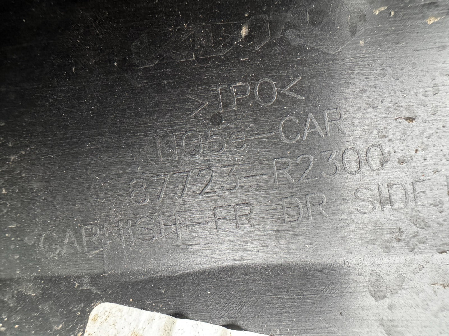 KIA SPORTAGE NQ5 Front Left Door Lower Molding 87721-R2300 2024