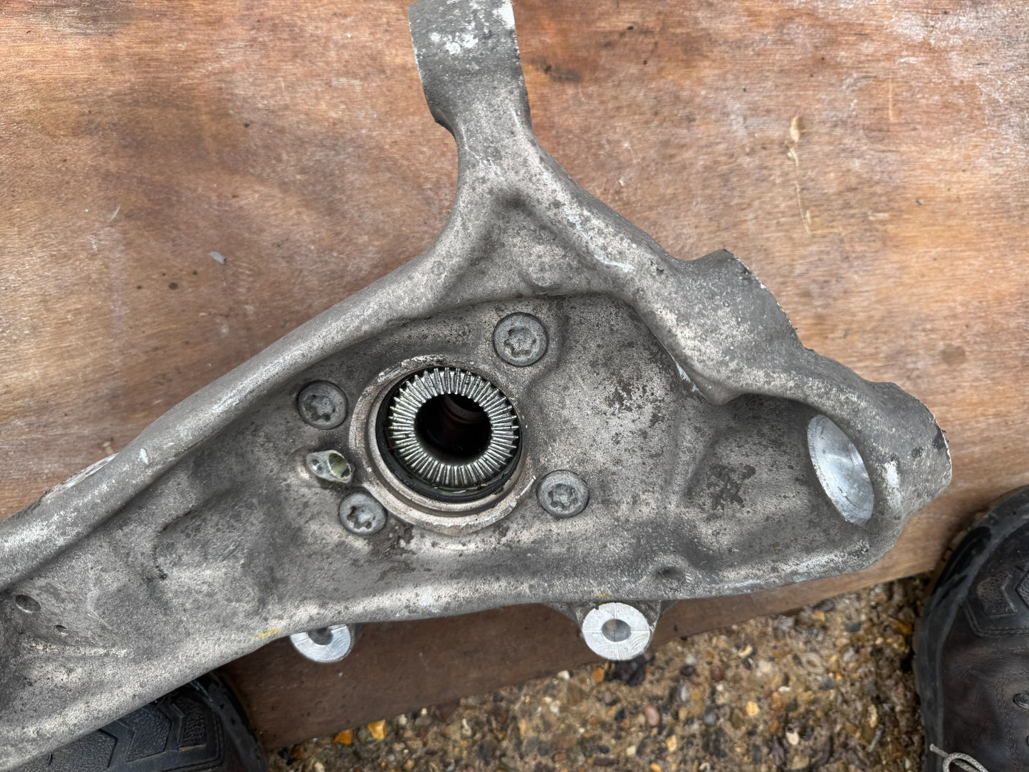 BMW X7 G07 2023 3.0 PETROL FRONT SUSPENSION HUB LEG LEFT 6876655