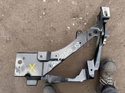 RANGE ROVER SPORT SVR 22-ON HEADLIGHT BRACKET LEFT