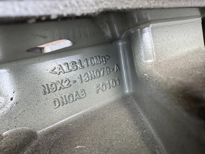 RANGE ROVER SPORT SVR 22-ON HEADLIGHT BRACKET LEFT