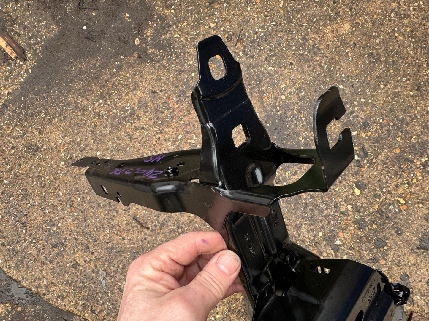 GENUINE NEW BMW 1 SERIES F20 12-19 FRONT LEFT HEADLIGHT SUPPORT BRACKET 170238