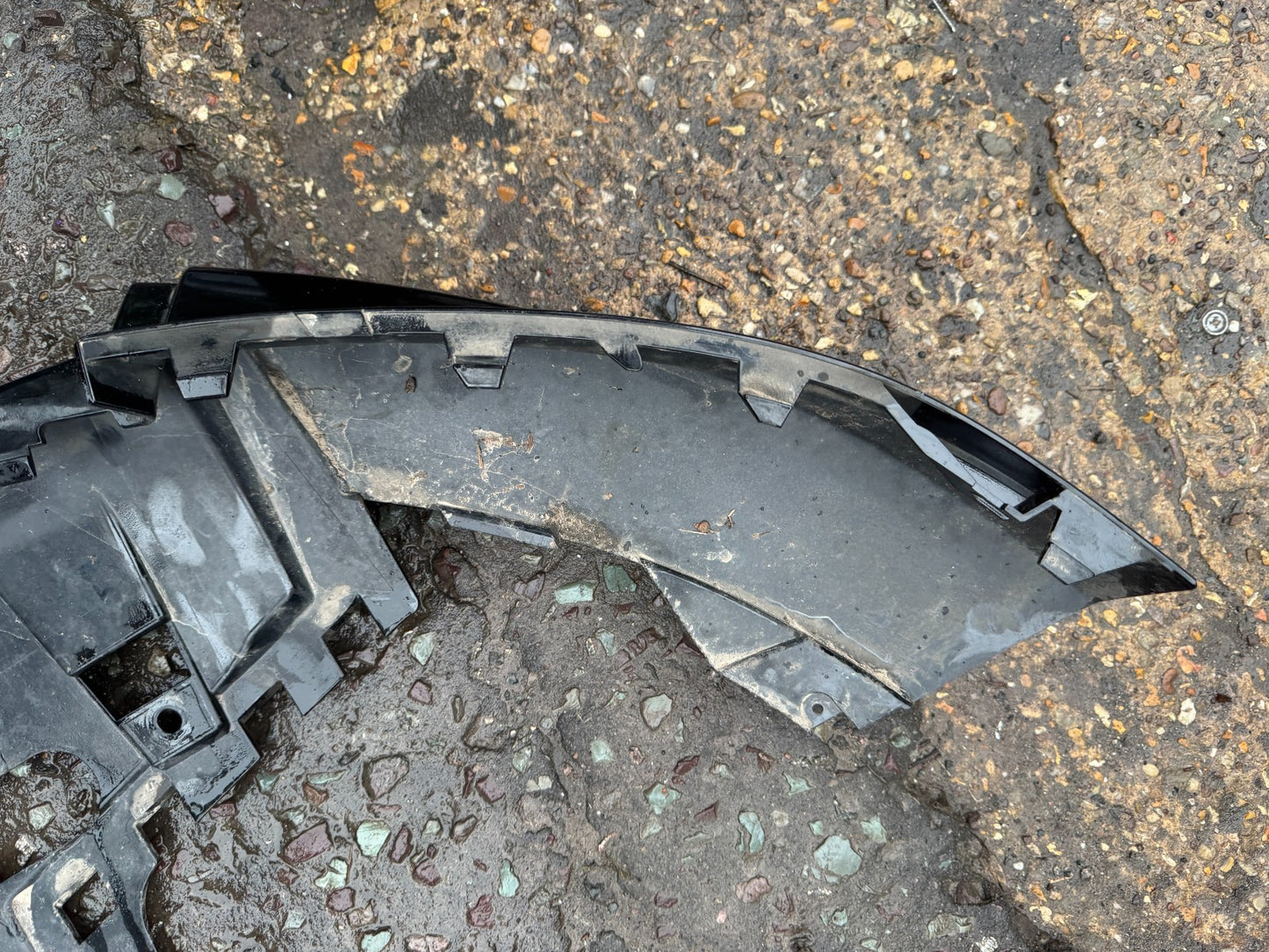 2025 RANGE ROVER VELAR L560 2017-ON FRONT BUMPER UNDER TRAY J8A217F775BC