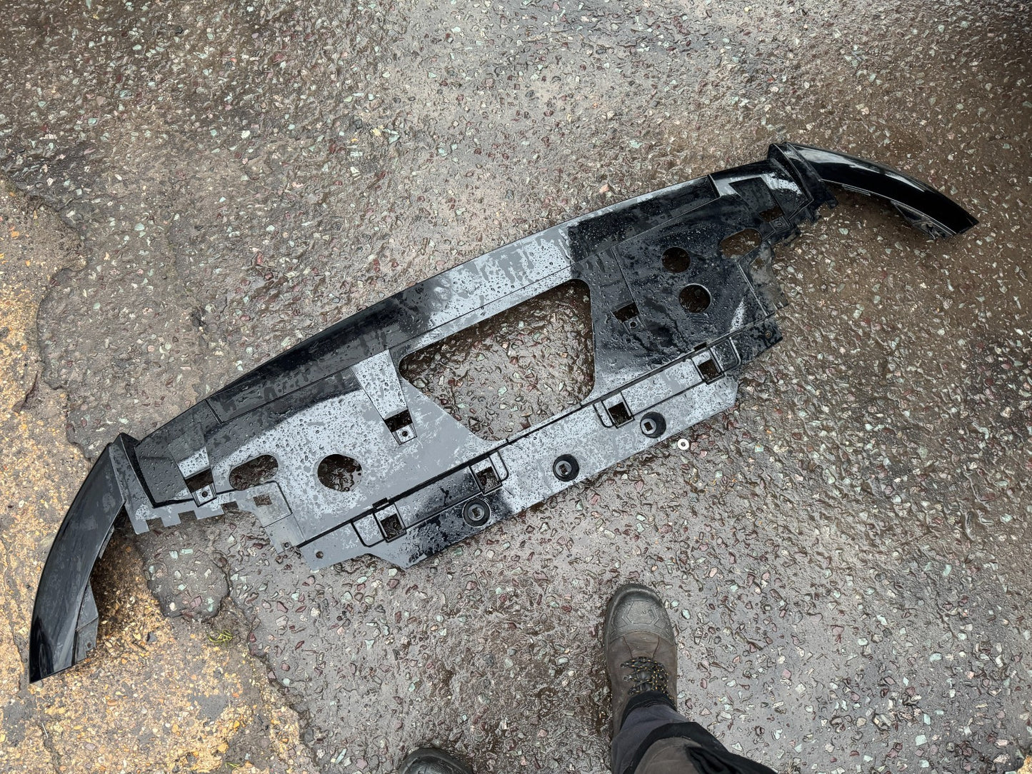 2025 RANGE ROVER VELAR L560 2017-ON FRONT BUMPER UNDER TRAY J8A217F775BC