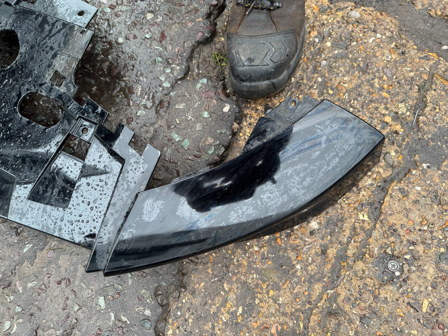 2025 RANGE ROVER VELAR L560 2017-ON FRONT BUMPER UNDER TRAY J8A217F775BC