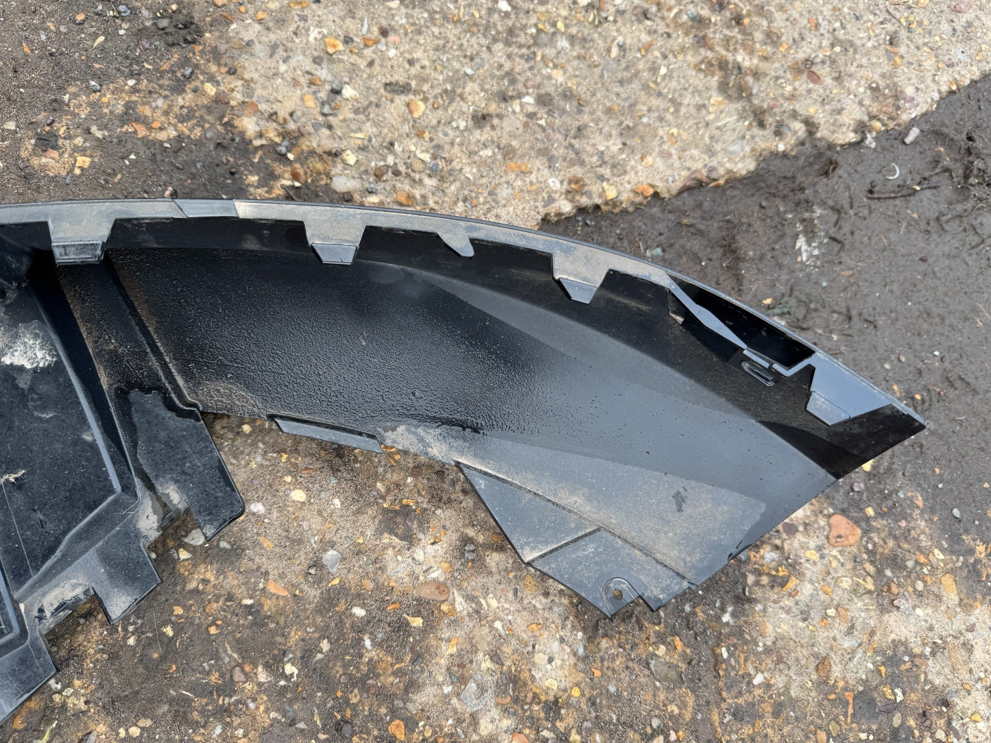 2025 RANGE ROVER VELAR L560 2017-ON FRONT BUMPER UNDER TRAY J8A217F775BC