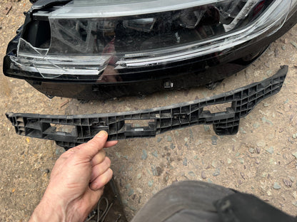 Land Rover Range Rover Sport L461 2024 headlight headlamp mounting bracket