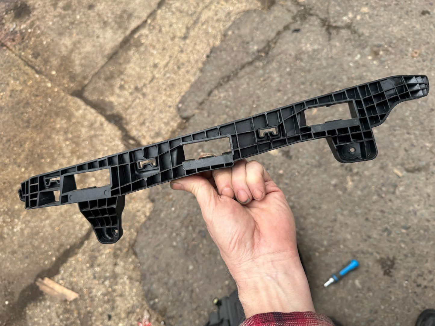 Land Rover Range Rover Sport L461 2024 headlight headlamp mounting bracket