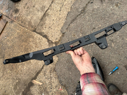 Land Rover Range Rover Sport L461 2024 headlight headlamp mounting bracket