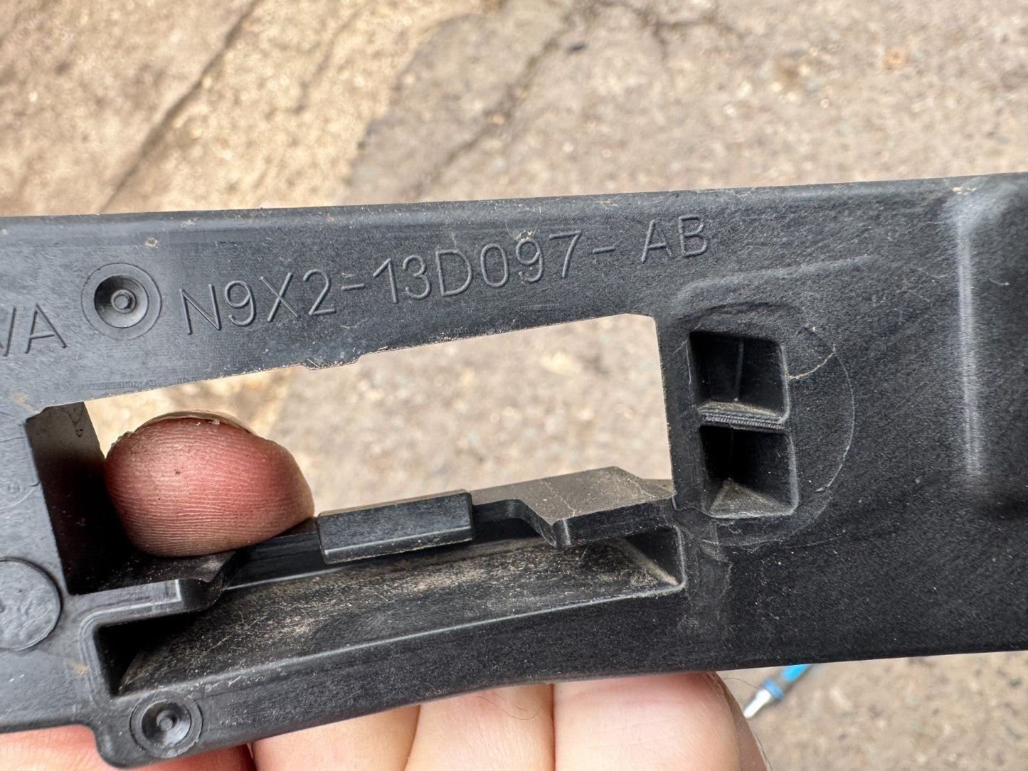 Land Rover Range Rover Sport L461 2024 headlight headlamp mounting bracket