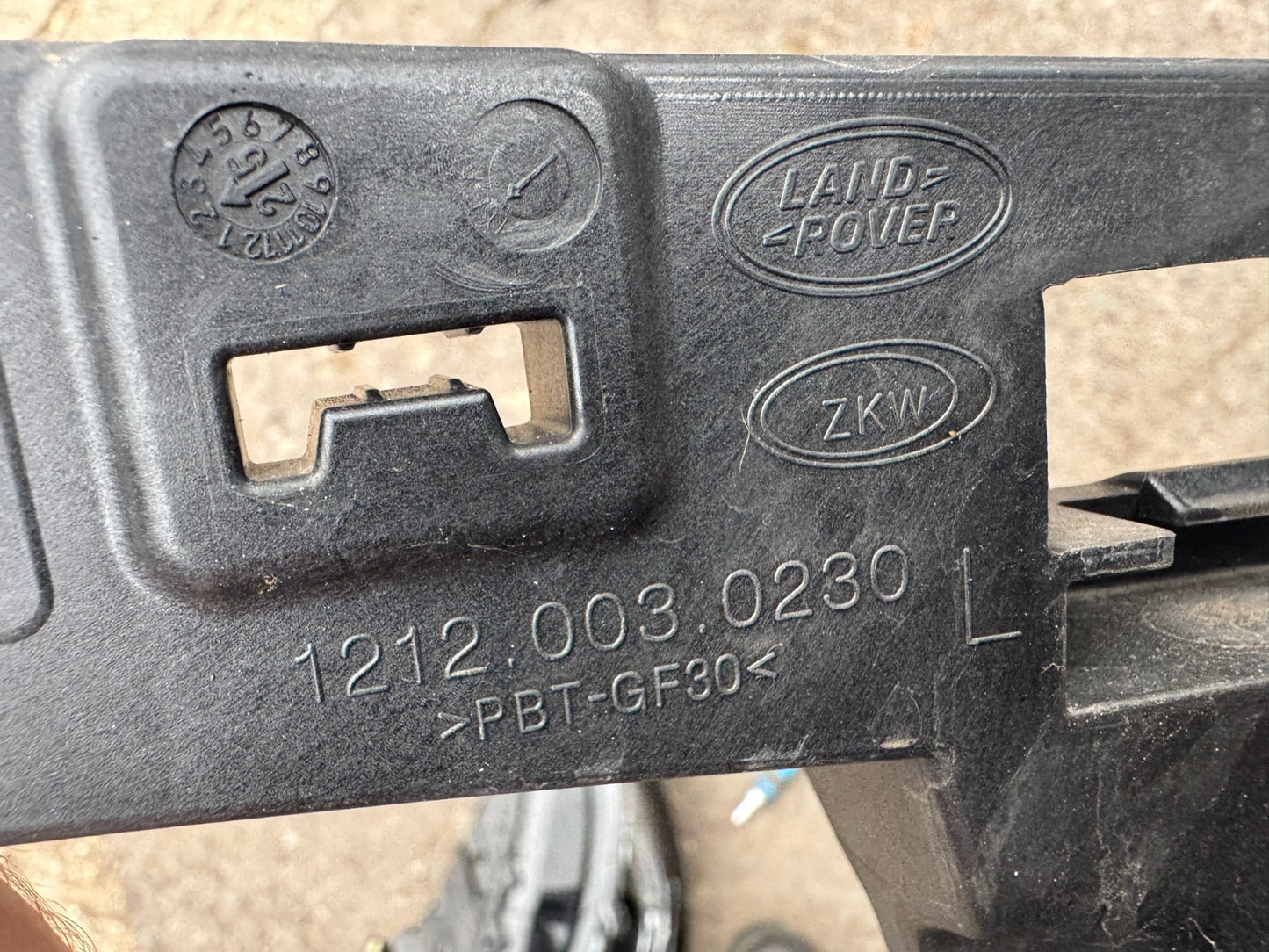 Land Rover Range Rover Sport L461 2024 headlight headlamp mounting bracket