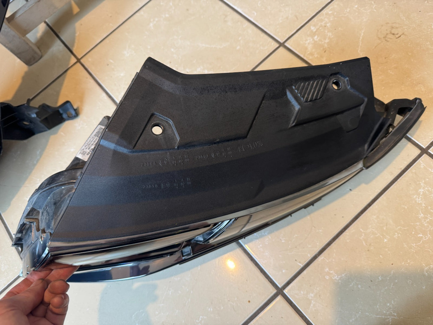 HYUNDAI TUCSON MK4 NX4 20-24 FRONT LEFT DRL HEADLIGHT 92207-N7100