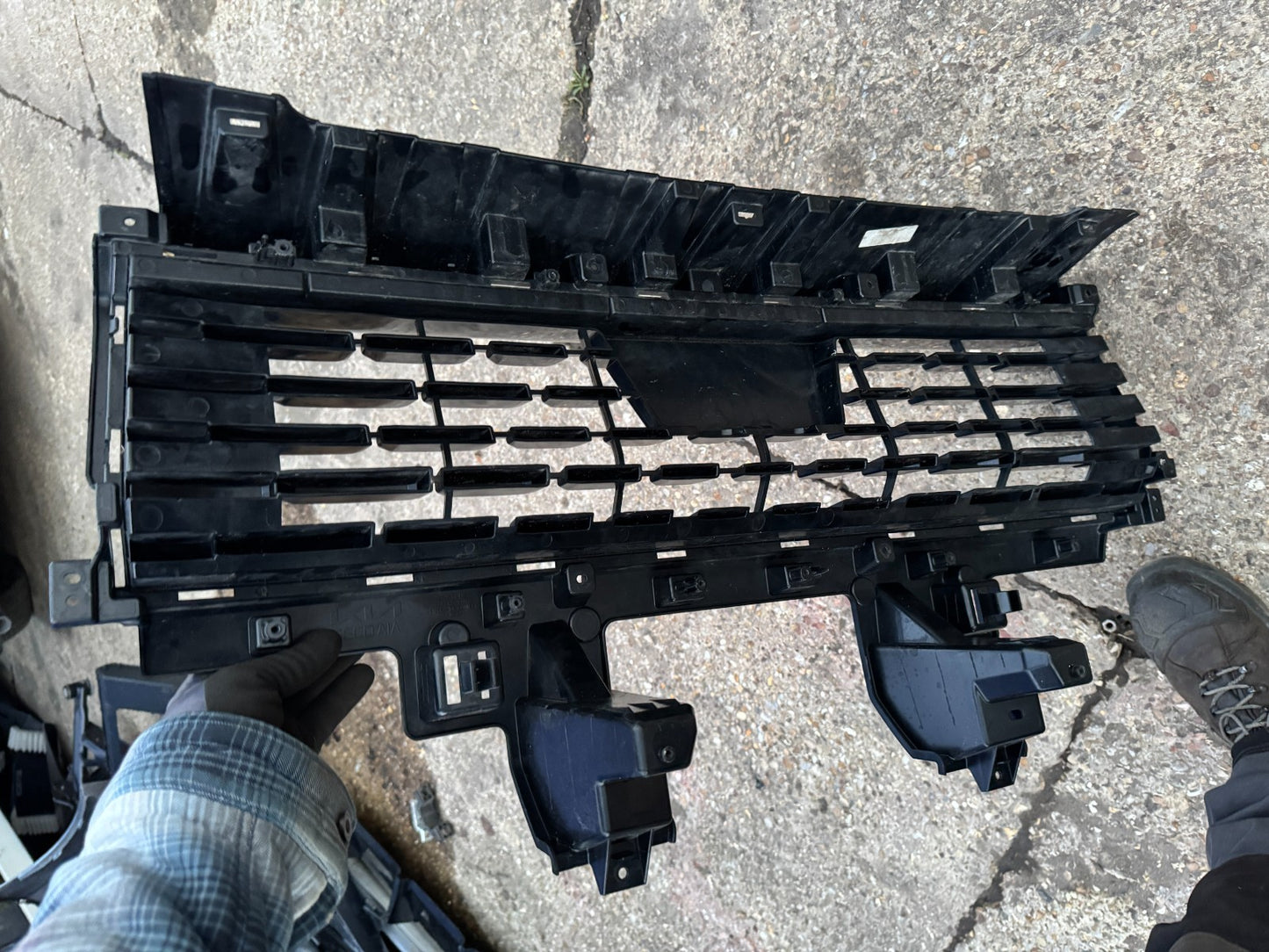 KIA EV6 GT LINE 2024 ELEC GENUINE FRONT BUMPER CENTER RADIATOR GRILL 86531-CV200