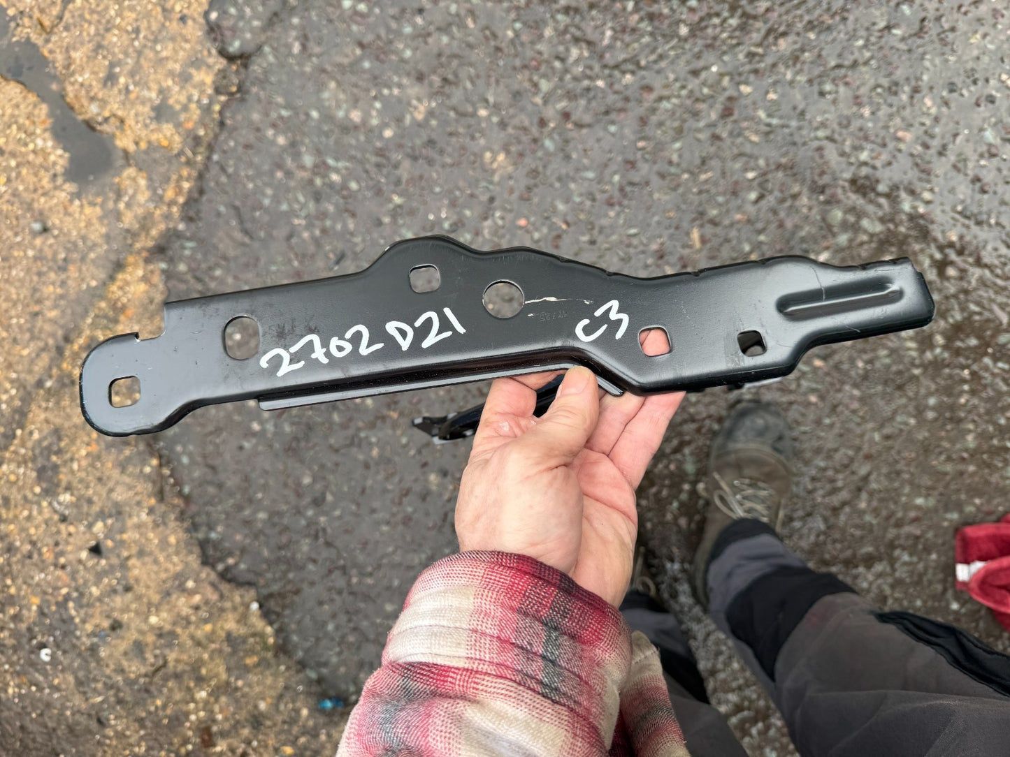 LAND ROVER RANGE ROVER SPORT L461 Front Left Bonnet Hinge M8E2-16801-AD