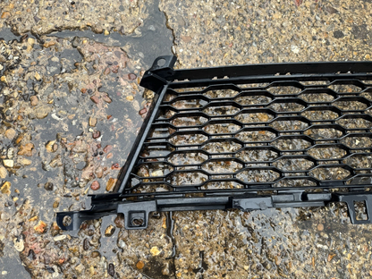 DAMAGEDGenuine BMW 3' G20 G21 M Sport Front Bumper grille Air Intake 51118069367