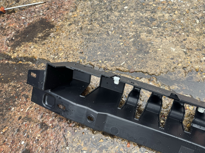 Range Rover Sport Rear Bumper Support Bracket 2022 ON N9X2-8C206-A Genuine