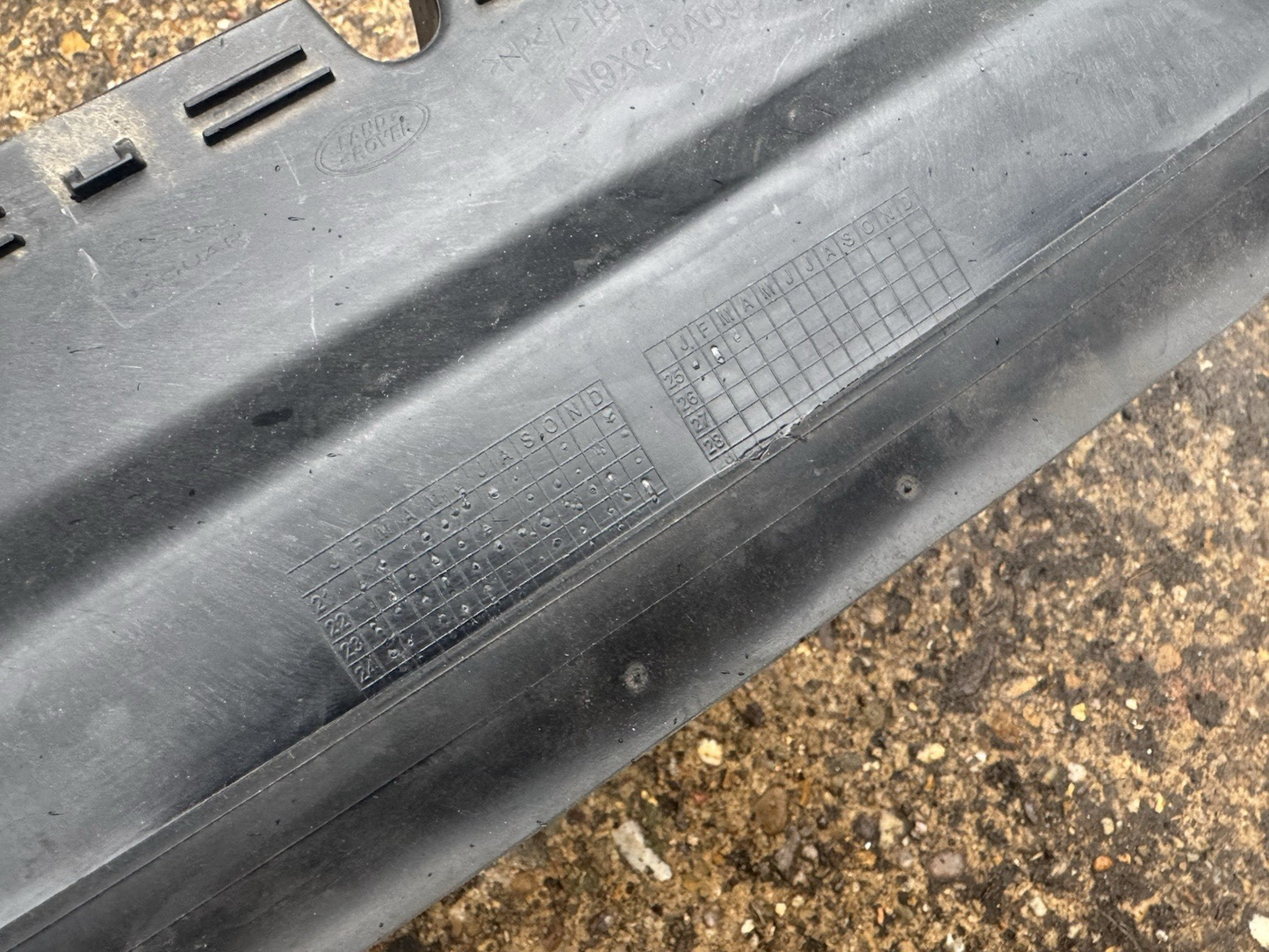 Range Rover Sport L461 Air Duct Radiator Grill Genuine N9X2-8A095-B