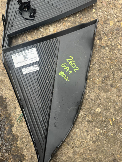 Peugeot 408 front bumper left LH grill 2022-2025 5 door Genuine 9840751080