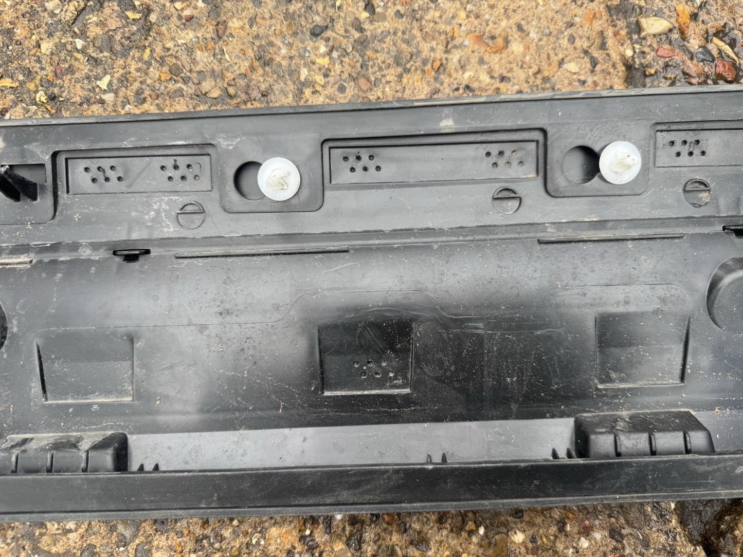 Volvo XC40 18-23 Front Right Door Lower Moulding Genuine 31448317 31448337 I9K10