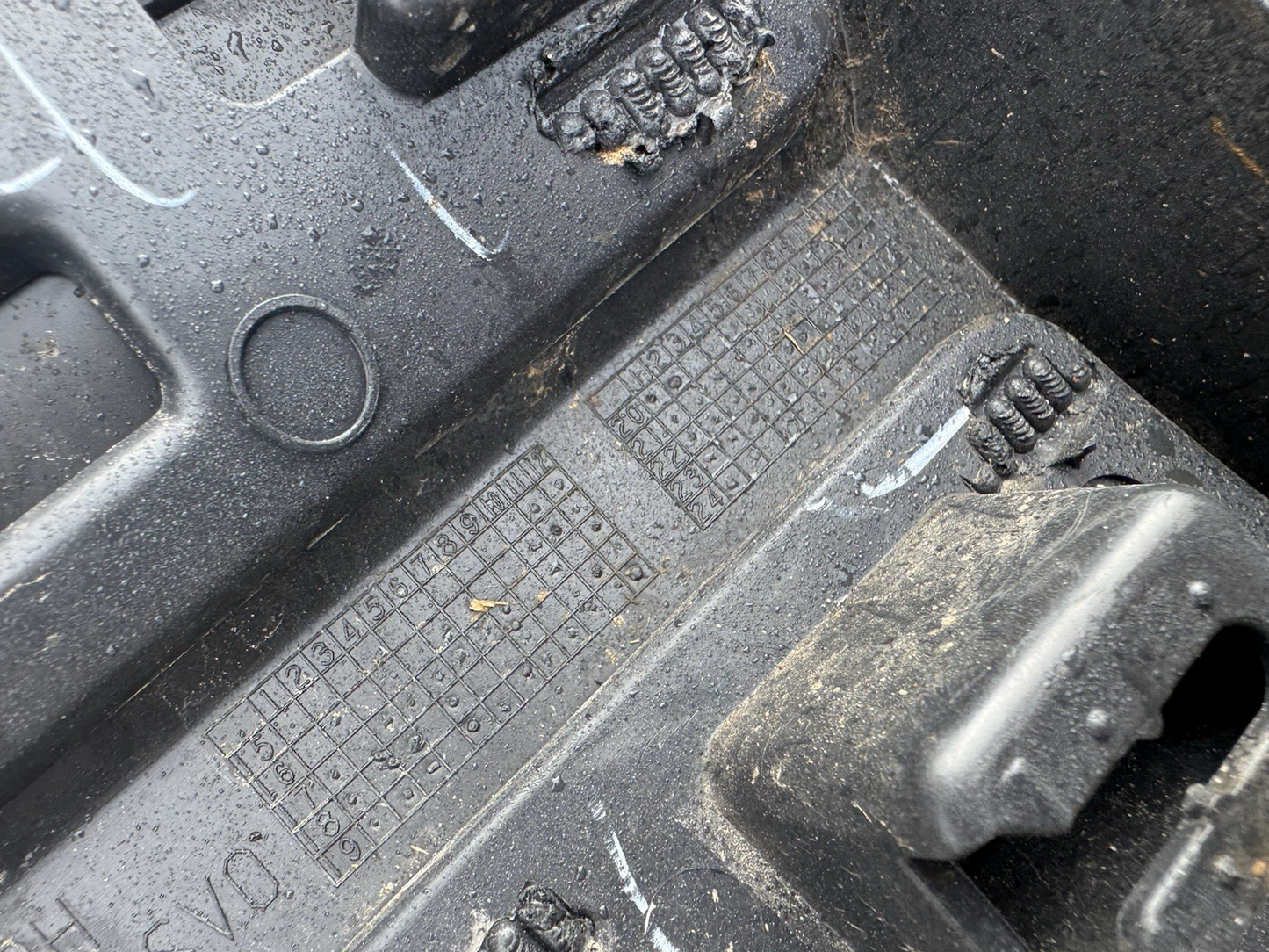 HY3M-21064-A Land Rover Discovery 5 Front Right Door Lower Gladding Mould Trim*