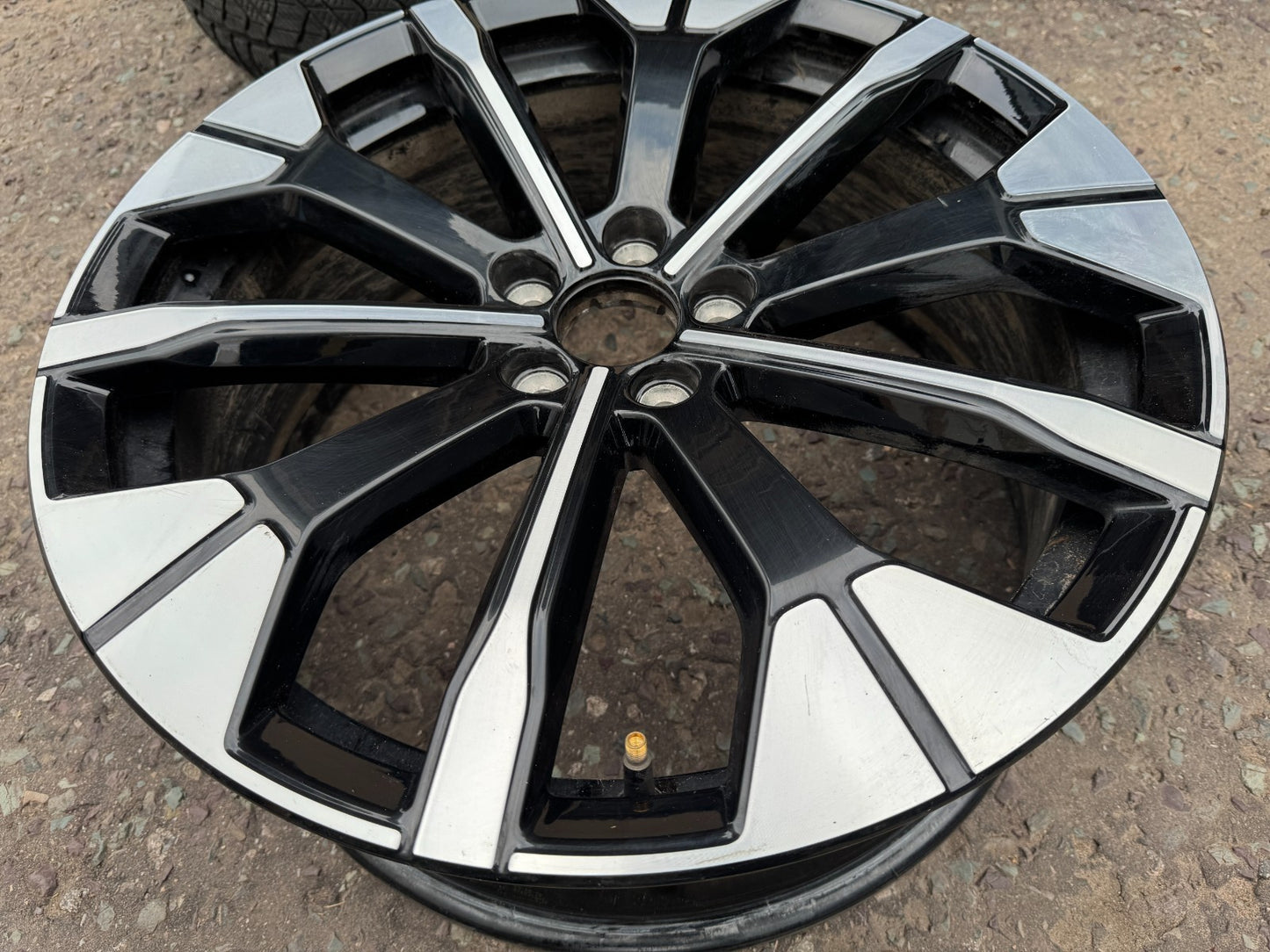 1x 2025 VOLVO 20" XC 60 alloy wheel 32461367 Original 20x8J