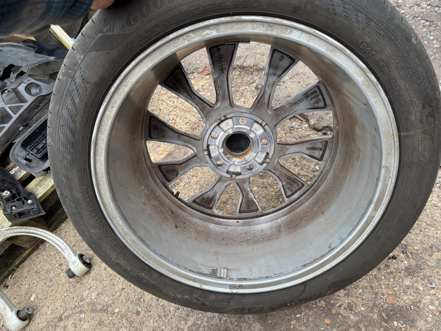 Skoda Superb "Dofida" 18-inch 8J alloy wheel SCRATCHED 3P0601025H