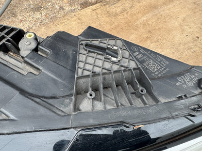 8Y0941034A Audi A3 8Y Right Side Led Headlight Damaged