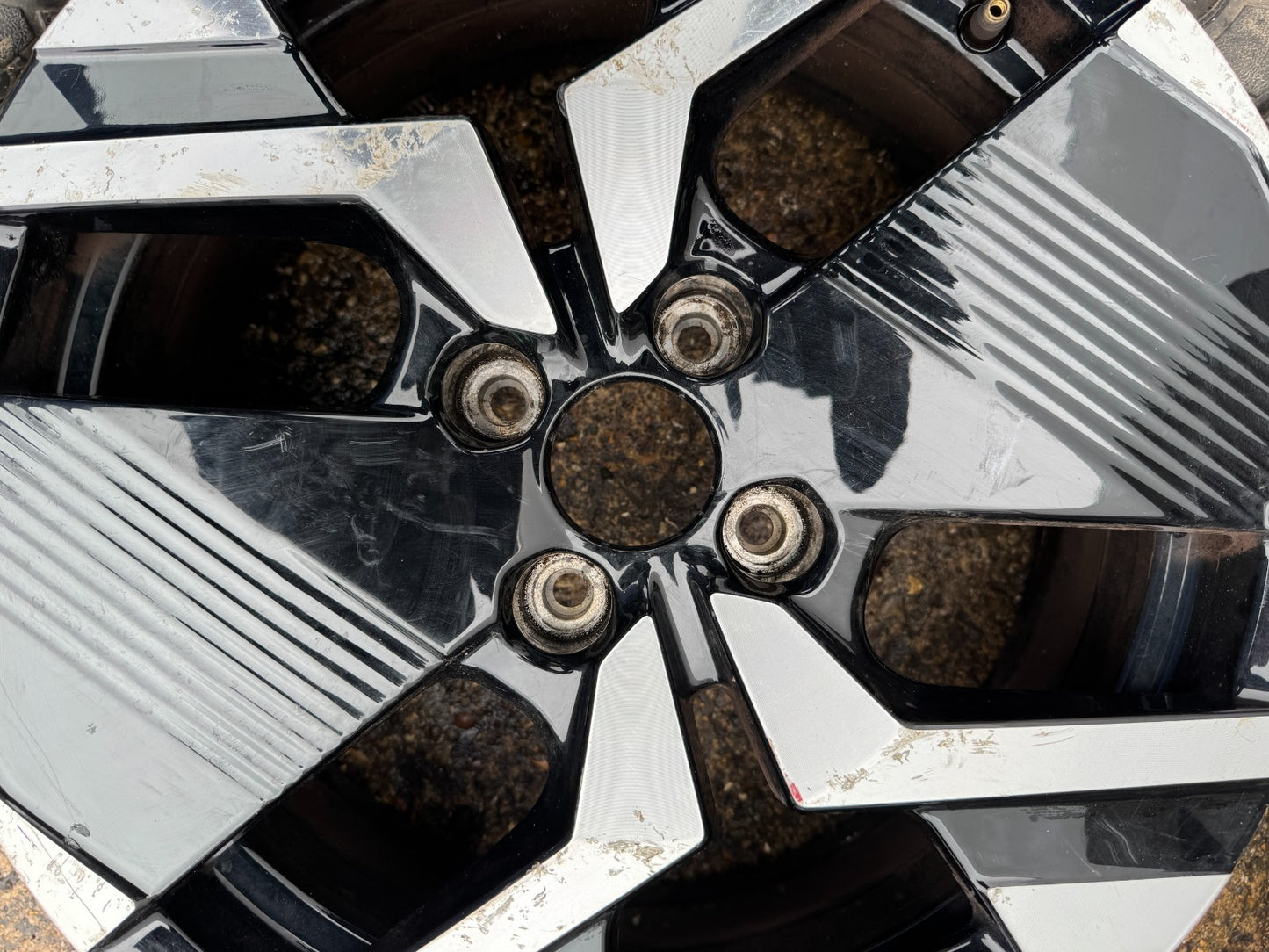 PEUGEOT 2008 ALLOY WHEEL 9849269080 6.5Jx17 Scratched Needs Refurbishment