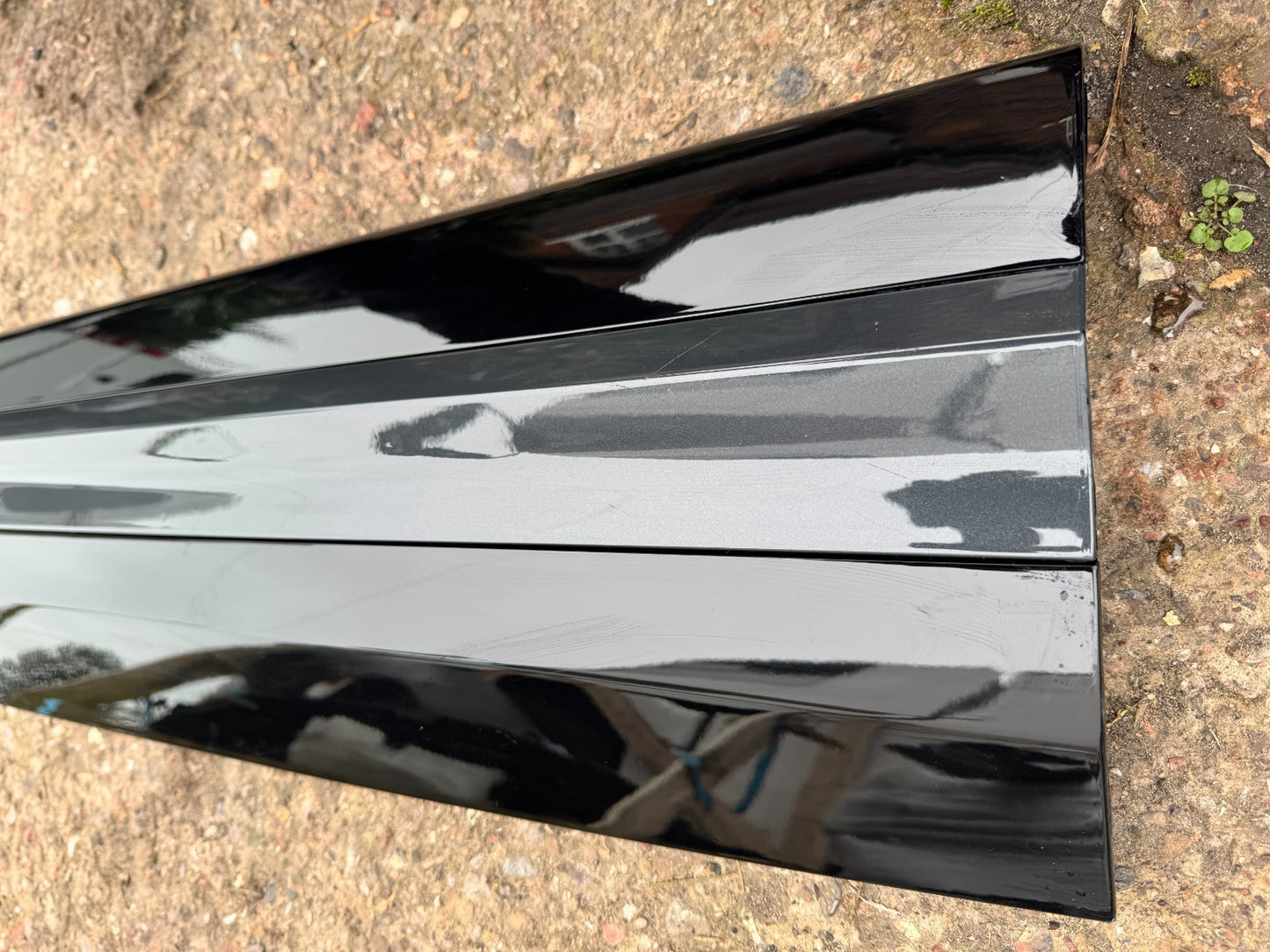 KIA SPORTAGE MK5 NQ5 2022-2025 FRONT RIGHT DOOR LOWER MOLDING TRIM 87722-R2300