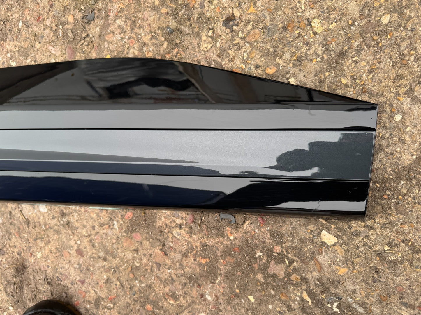 KIA SPORTAGE MK5 NQ5 2022-2025 FRONT RIGHT DOOR LOWER MOLDING TRIM 87722-R2300