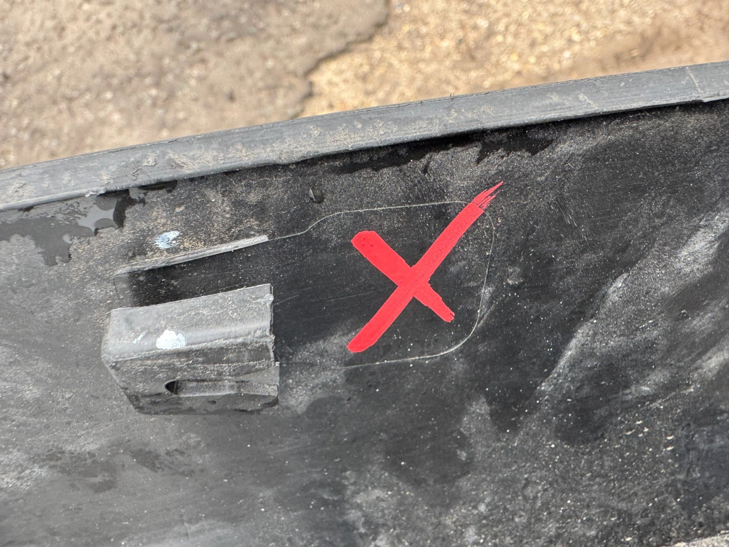 KIA SPORTAGE MK5 NQ5 2022-2025 FRONT RIGHT DOOR LOWER MOLDING TRIM 87722-R2300