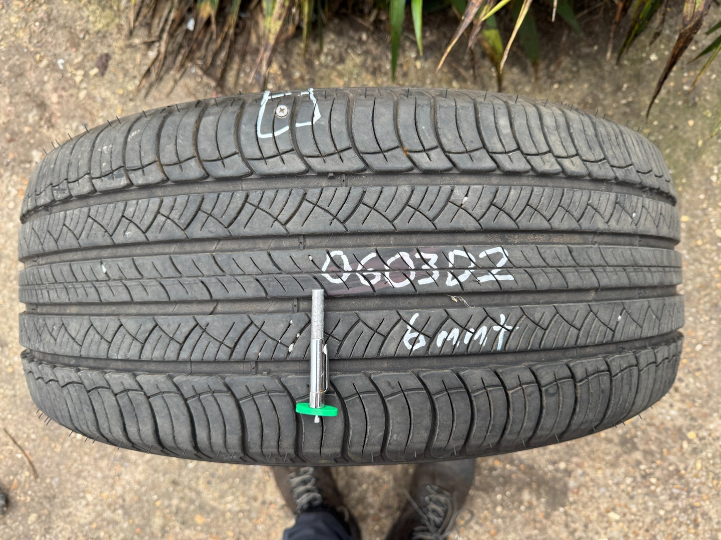 265/45/R21 104W Michelin latitude Tour HP M&S JLR Tyre 6mm PUNCTURED 265 45 21
