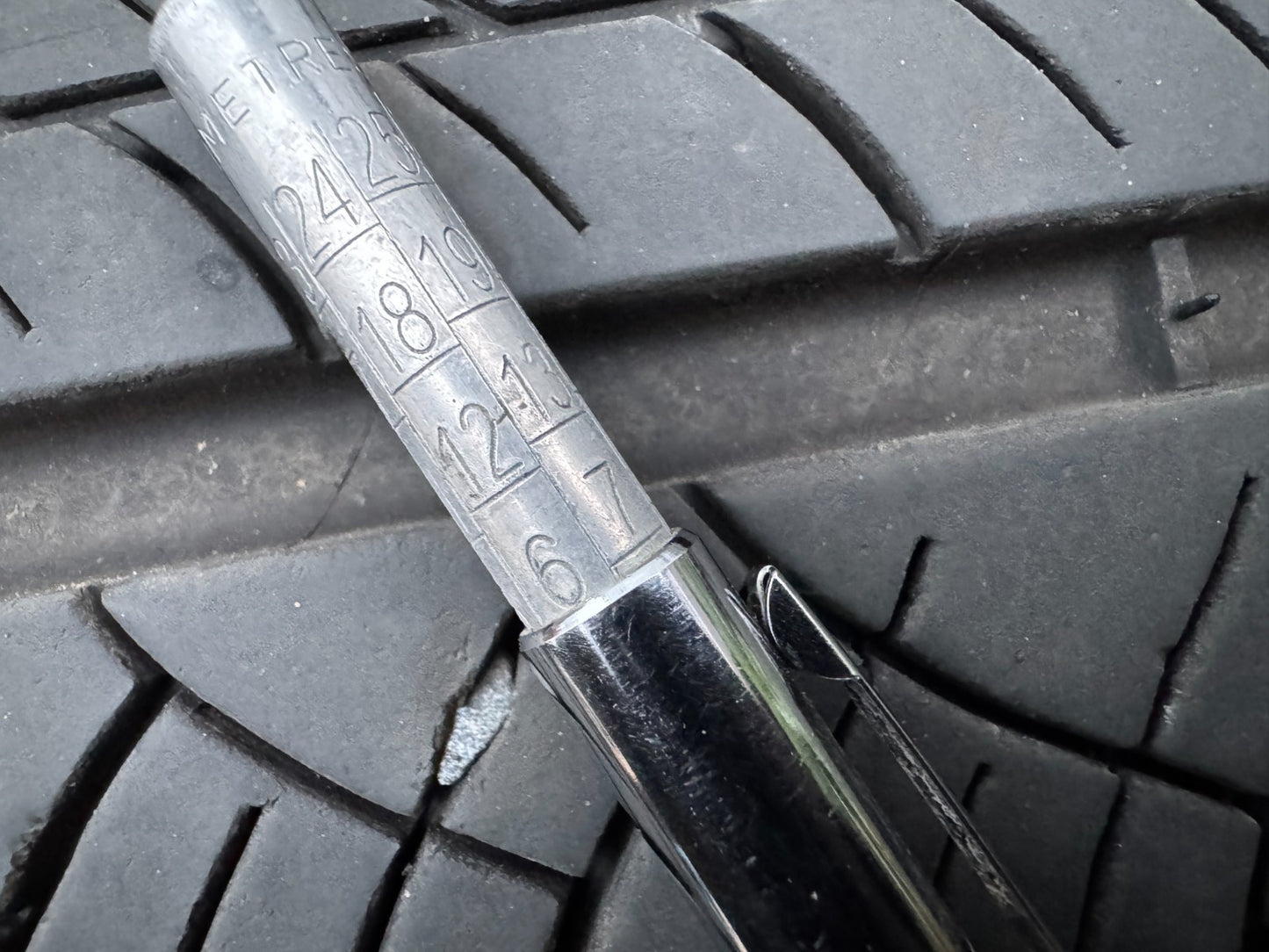 265/45/R21 104W Michelin latitude Tour HP M&S JLR Tyre 6mm 265 45 21 2024 tyre